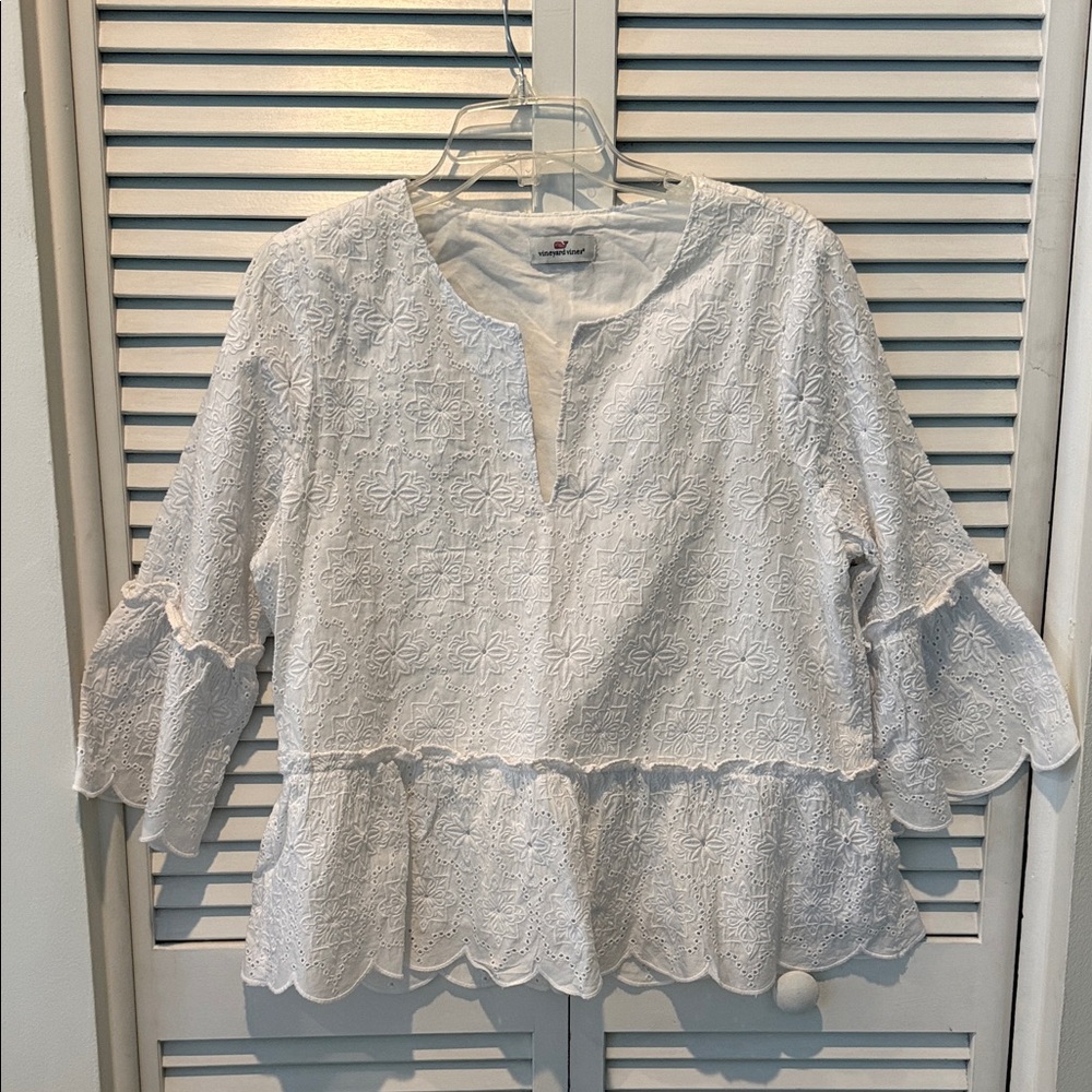 Vineyard Vines Woven Island Eyelet Tiered white blouse